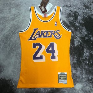 NBA 24 Kobe Bryant Lakers 2007-08 M&N Maillot Retro jaune imprimé